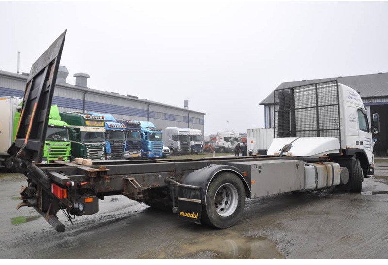 Volvo FM12 380 4X2 - Camión portacontenedore/ Intercambiable: foto 4 Volvo FM12 380 4X2 - Camión portacontenedore/ Intercambiable: foto 4