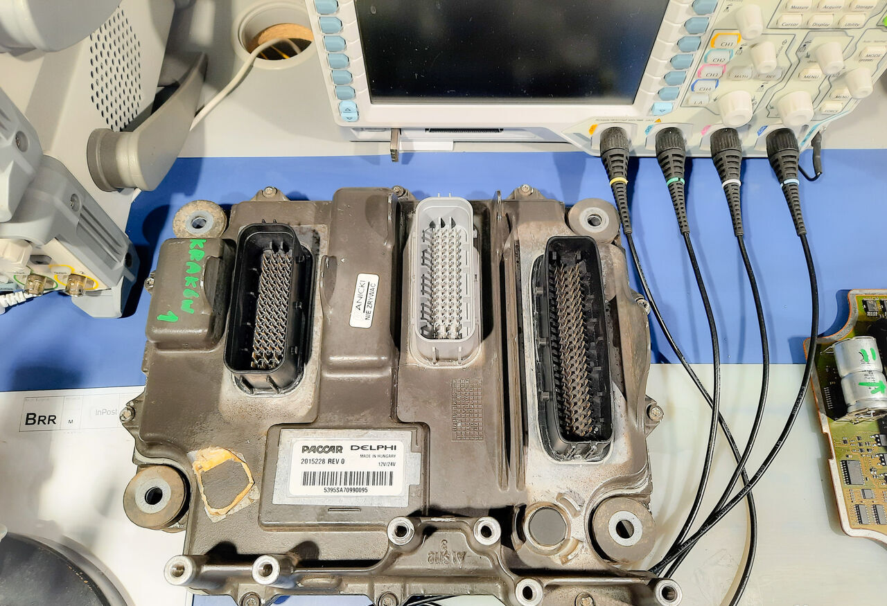 DAF XF 106 naprawa części / repair of parts - Unidad de control para Camión: foto 4 DAF XF 106 naprawa części / repair of parts - Unidad de control para Camión: foto 4