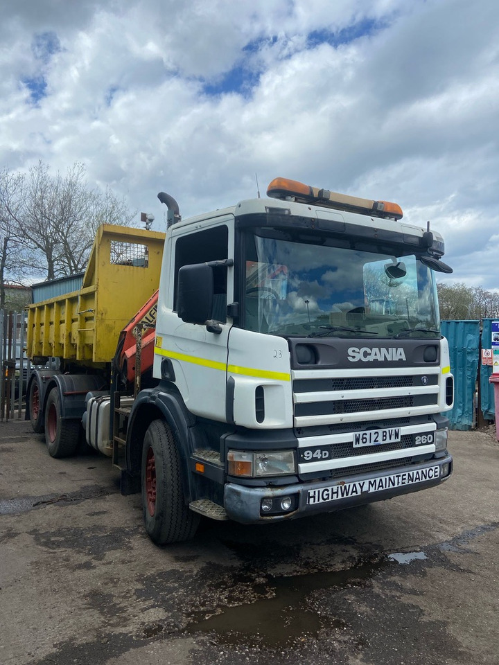 Scania 94D 260 6x2 Rigid - Camión multibasculante, Camión grúa: foto 1 Scania 94D 260 6x2 Rigid - Camión multibasculante, Camión grúa: foto 1