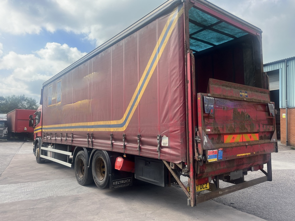 Scania P270 6x2 Curtain side. - Camión lona: foto 4 Scania P270 6x2 Curtain side. - Camión lona: foto 4