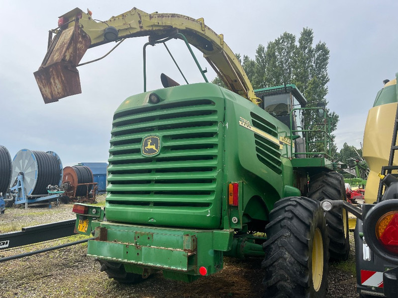 John Deere 7700 - Cosechadora de forraje: foto 4 John Deere 7700 - Cosechadora de forraje: foto 4