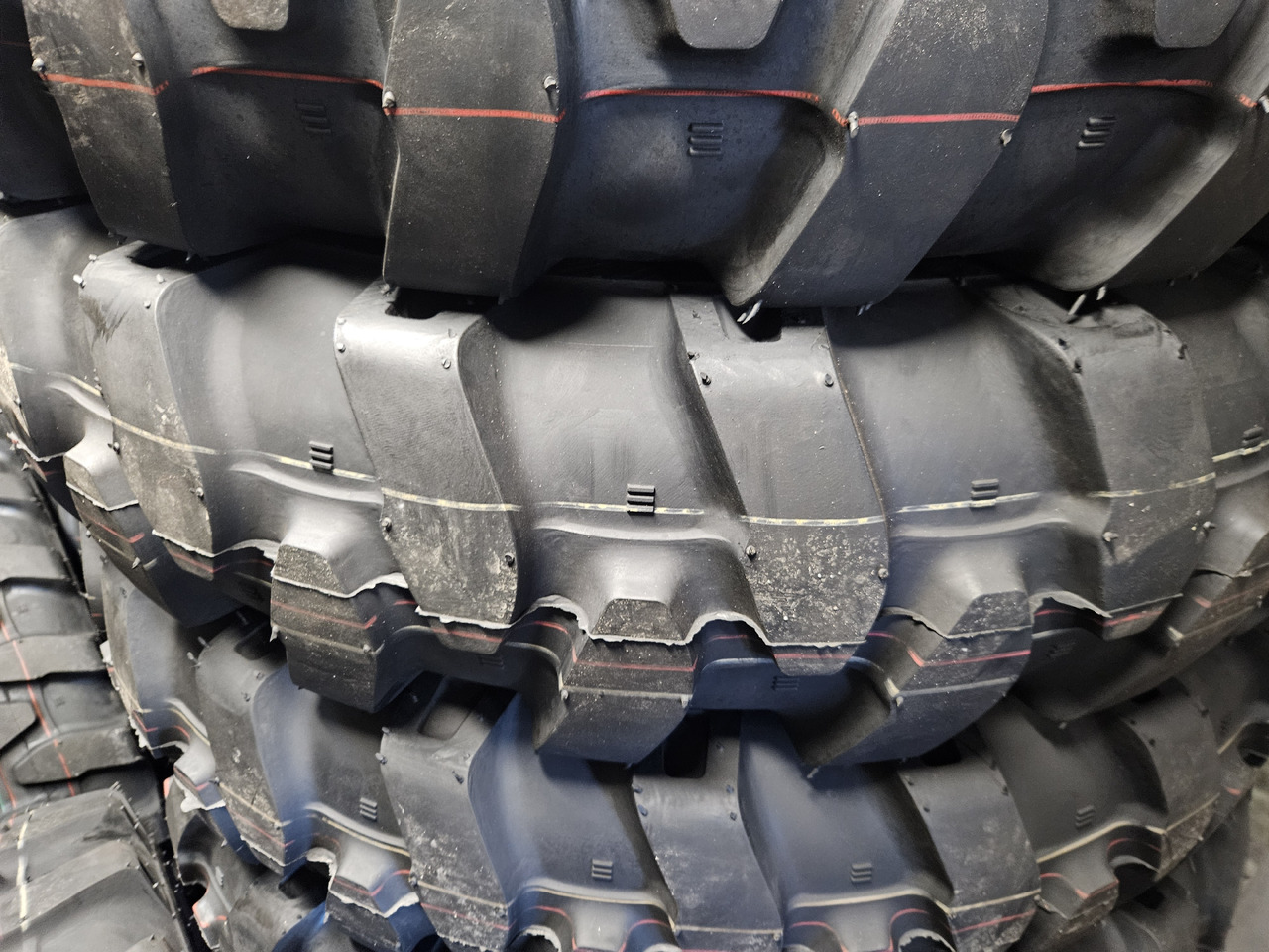 Armour TI300 10.00-20 - Neumático para Excavadora de ruedas: foto 3 Armour TI300 10.00-20 - Neumático para Excavadora de ruedas: foto 3