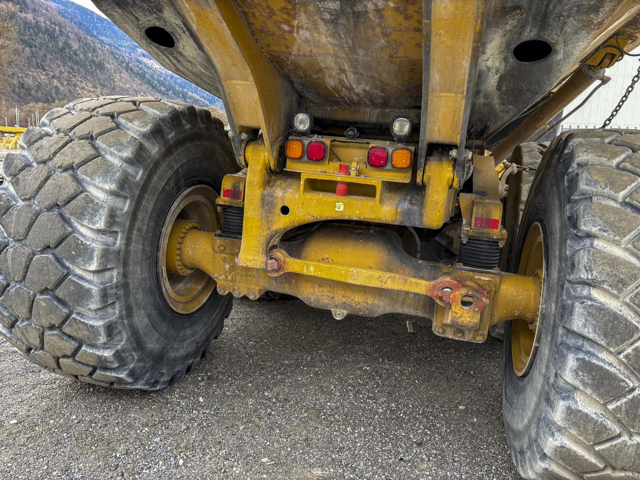 CATERPILLAR 740 - Dúmper articulado: foto 5 CATERPILLAR 740 - Dúmper articulado: foto 5