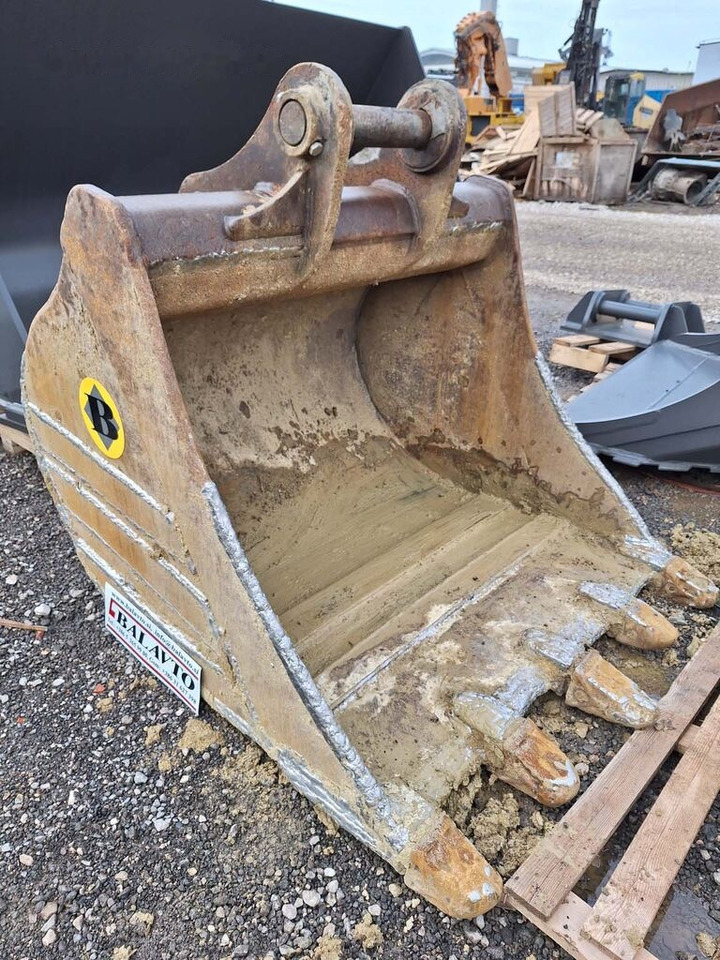 Digging bucket 1300 mm - Cazo para excavadora: foto 2 Digging bucket 1300 mm - Cazo para excavadora: foto 2