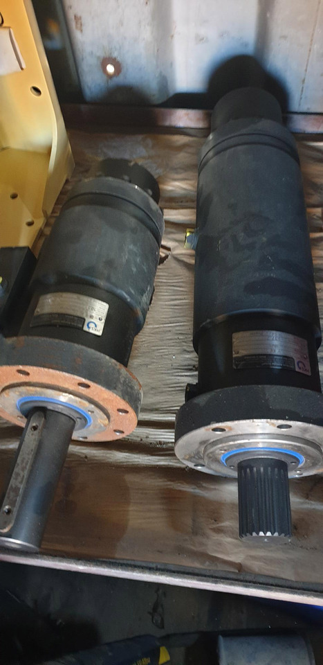 HKS DA--H 80 360º for PUTZMEISTER SPM 500 ESK1602791  for Putzmeister SPM 500 roadheader - Motor hidráulico: foto 2 HKS DA--H 80 360º for PUTZMEISTER SPM 500 ESK1602791  for Putzmeister SPM 500 roadheader - Motor hidráulico: foto 2