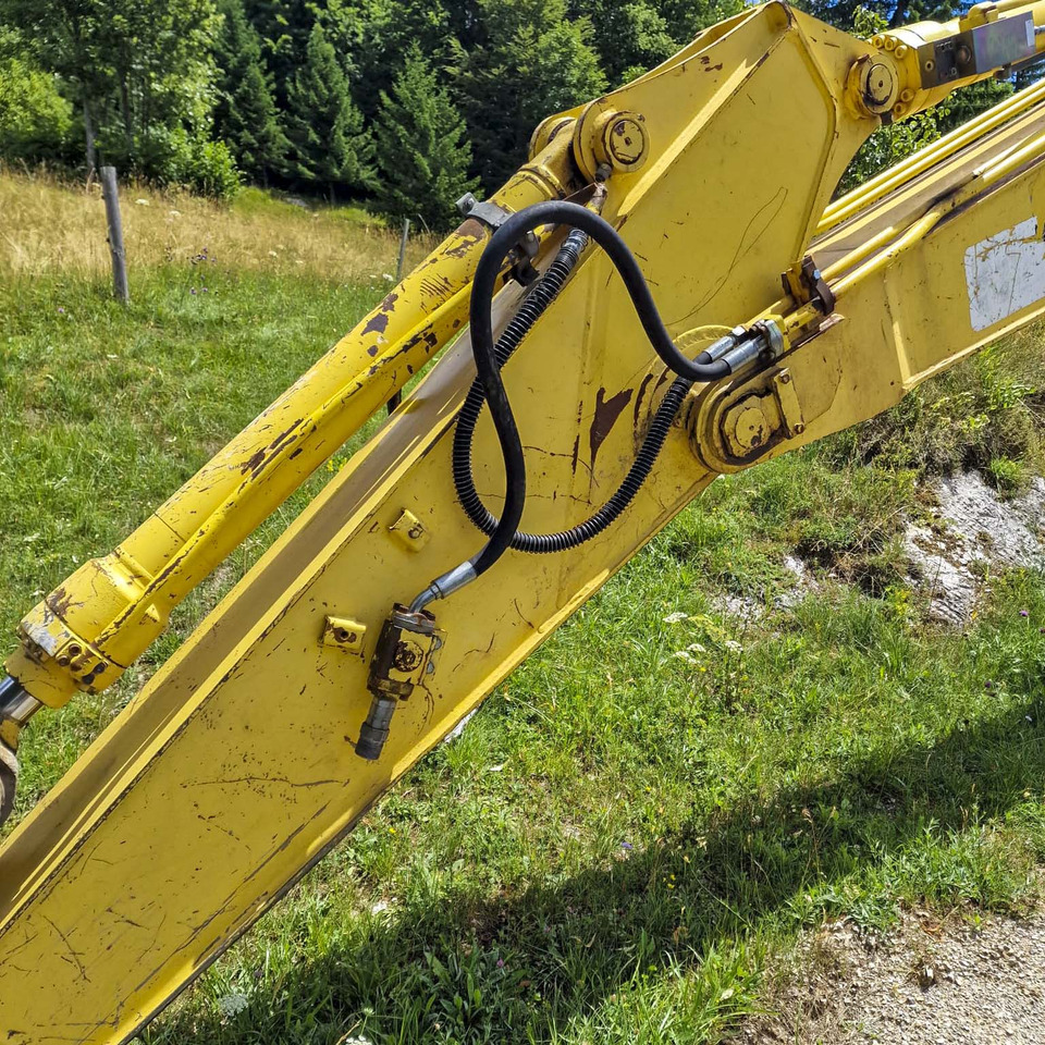 Excavadora de cadenas New Holland Kobelco E215: foto 15