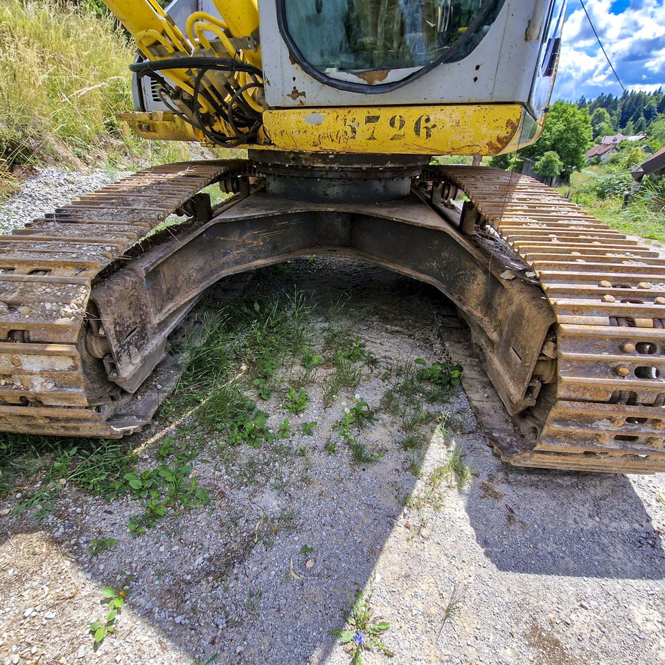 Excavadora de cadenas New Holland Kobelco E215: foto 10