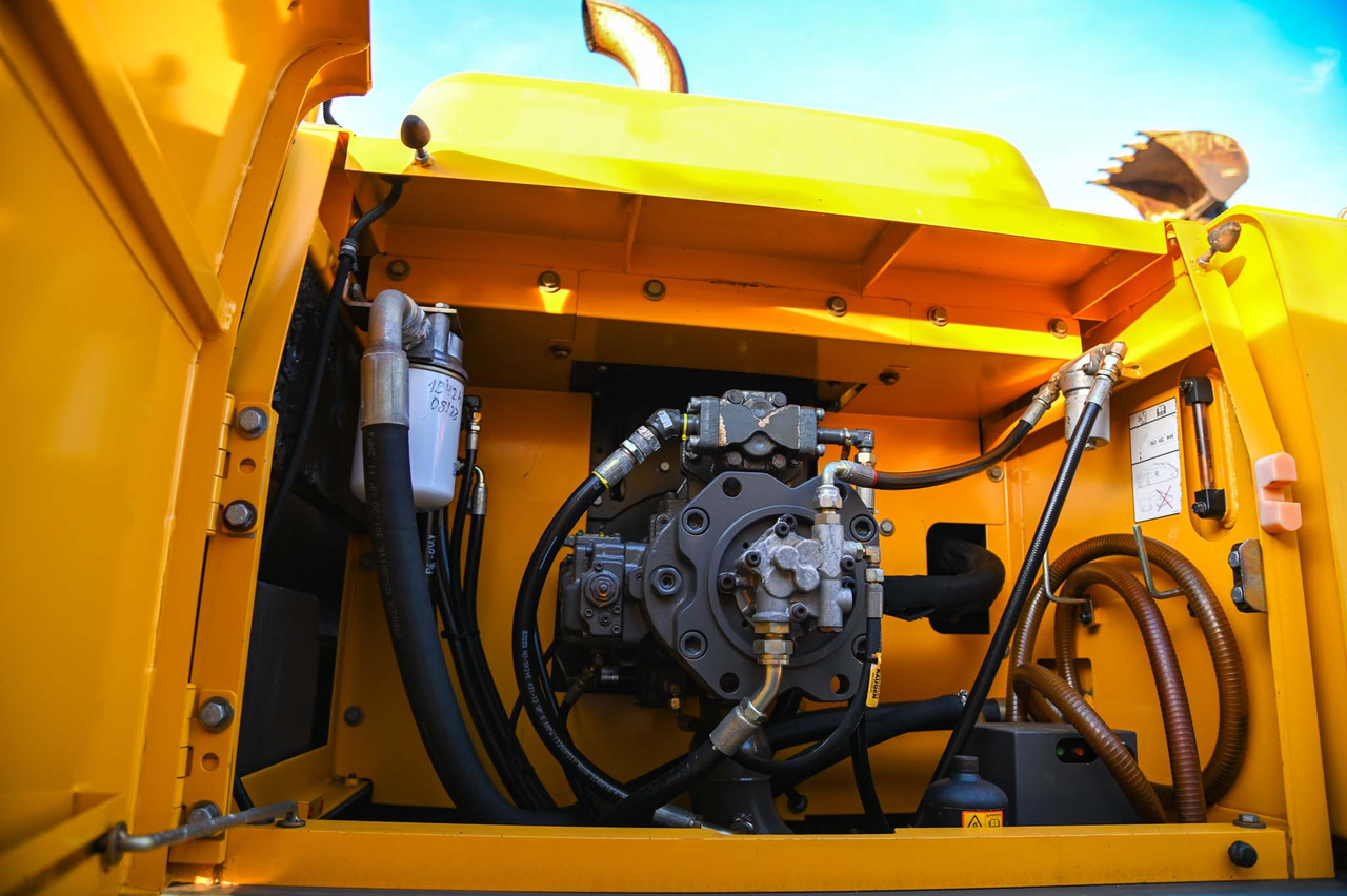 Excavadora de cadenas VOLVO EC360B NLC: foto 39