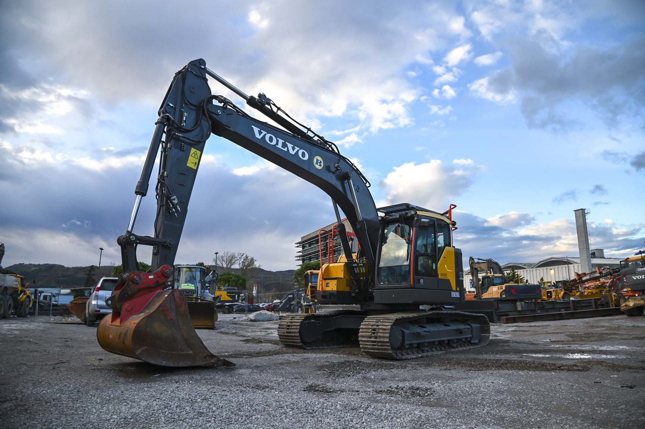 VOLVO ECR235EL - Excavadora de cadenas: foto 1 VOLVO ECR235EL - Excavadora de cadenas: foto 1