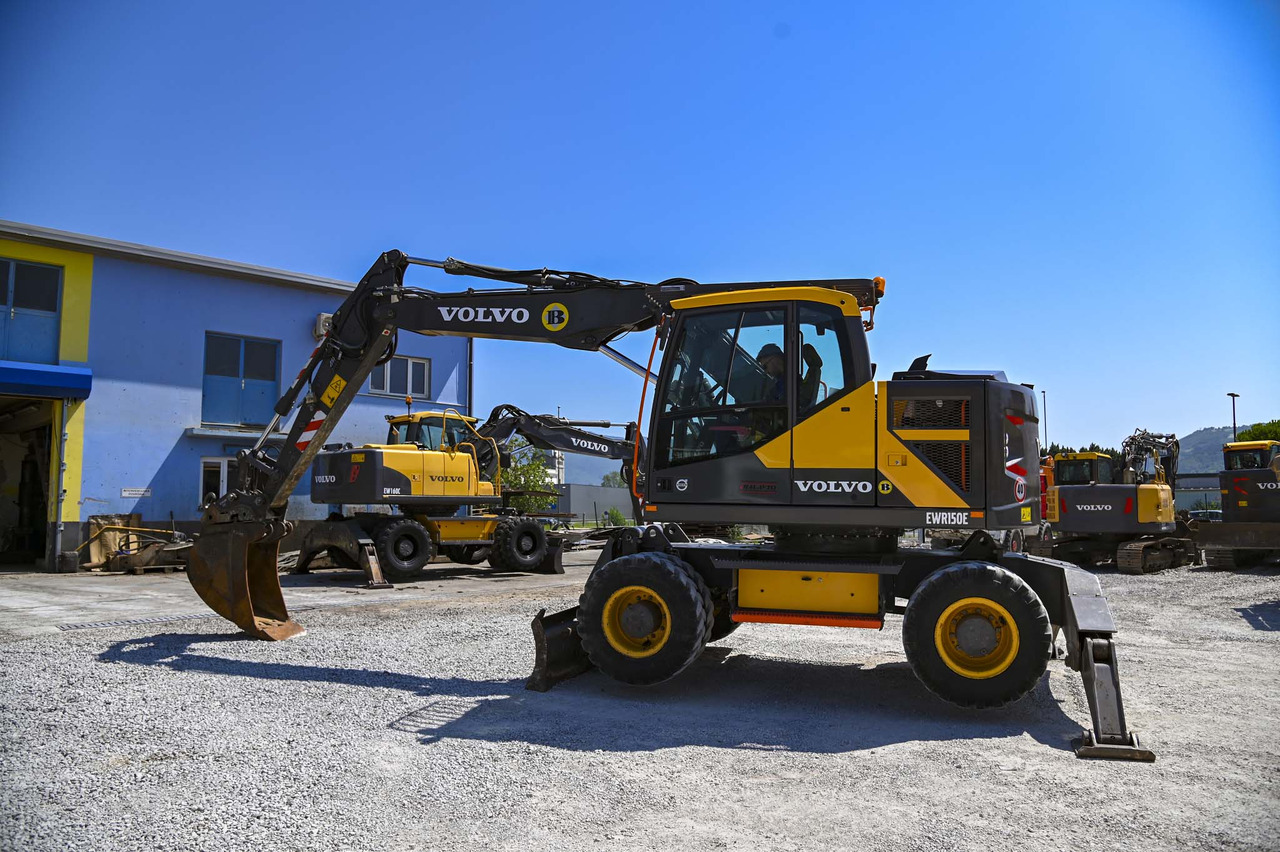 VOLVO EWR150E - Excavadora de ruedas: foto 3 VOLVO EWR150E - Excavadora de ruedas: foto 3