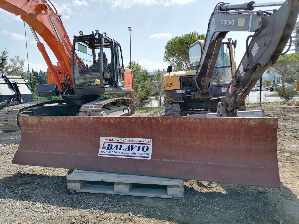 Volvo EC/ECR excavator blades - Hoja de bulldozer: foto 1 Volvo EC/ECR excavator blades - Hoja de bulldozer: foto 1