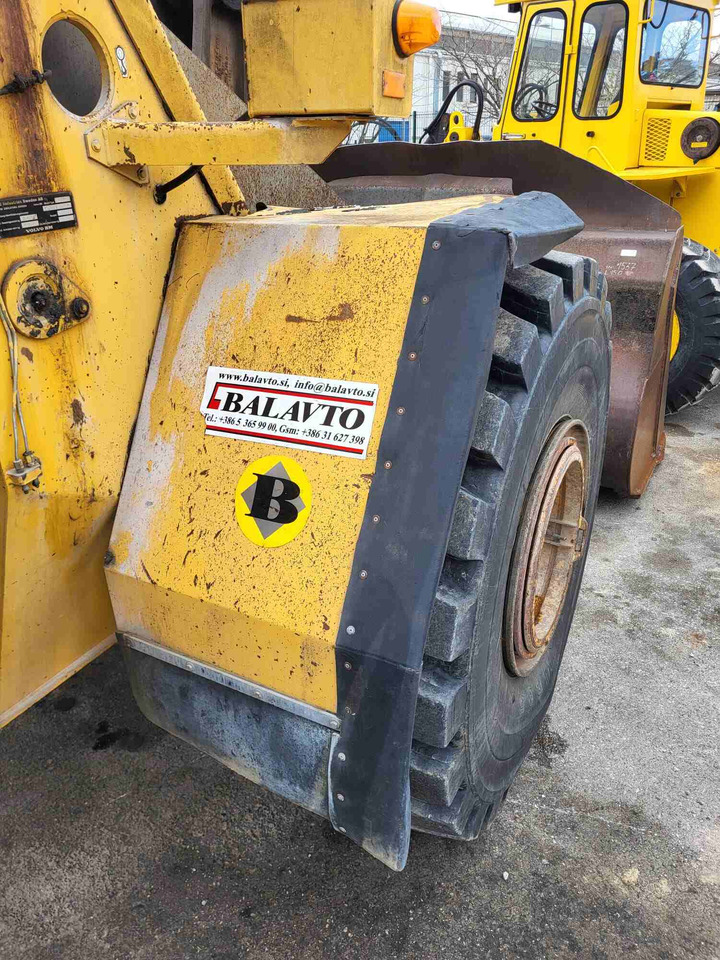 Volvo front fenders - Guardabarros para Cargadora: foto 2 Volvo front fenders - Guardabarros para Cargadora: foto 2