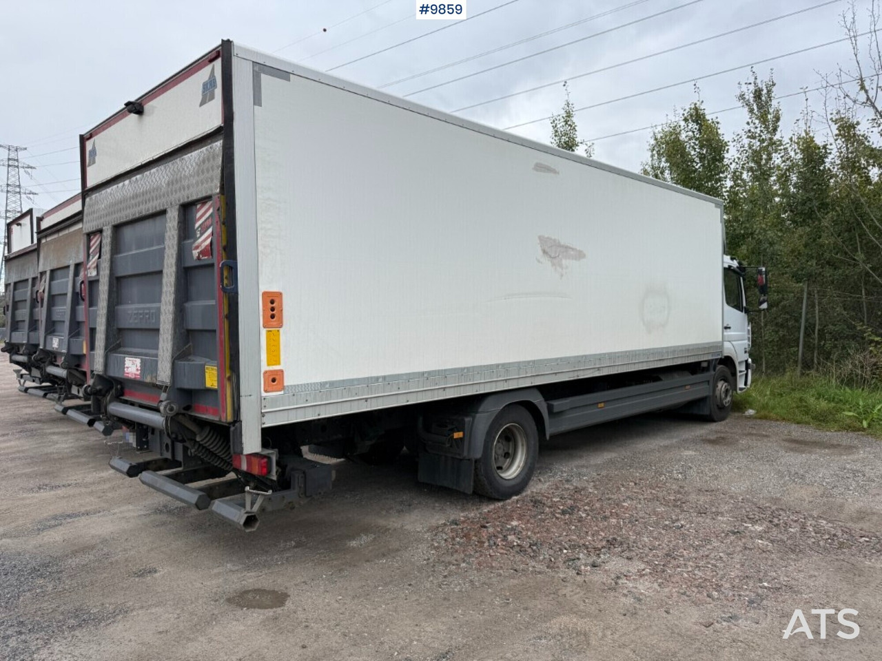 Box Truck Mercedes Benz Atego 1524 with openable side - Camión caja cerrada: foto 4 Box Truck Mercedes Benz Atego 1524 with openable side - Camión caja cerrada: foto 4