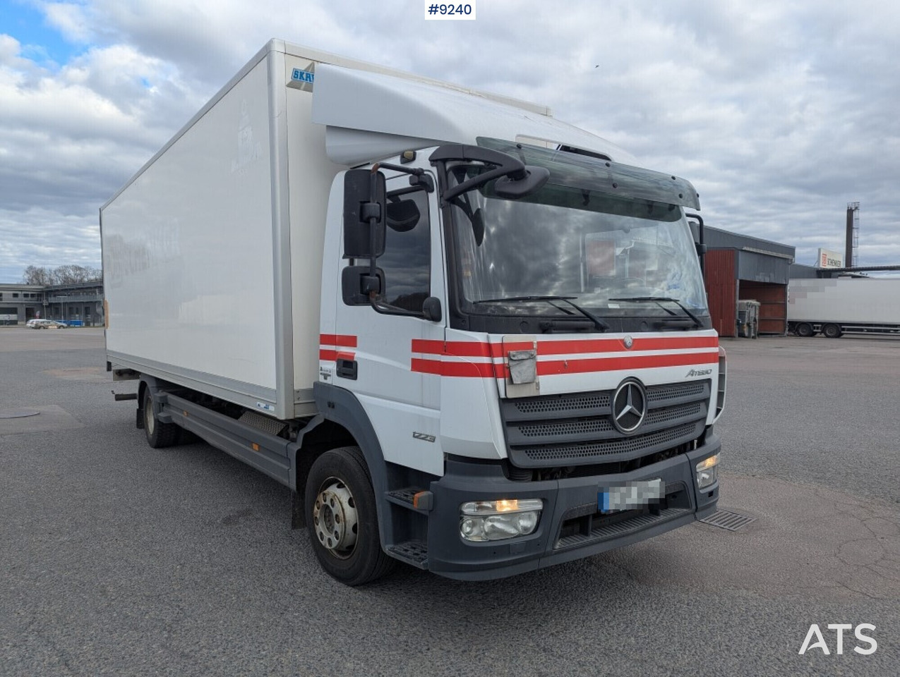 Box Truck Mercedes-Benz Atego with tail lift (SEE VIDEO) - Camión caja cerrada: foto 2 Box Truck Mercedes-Benz Atego with tail lift (SEE VIDEO) - Camión caja cerrada: foto 2