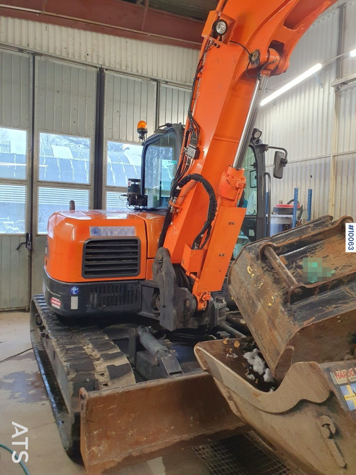 Doosan DX85R-3 Crawler Excavator with tiltrotator and attachments - Excavadora de cadenas: foto 1 Doosan DX85R-3 Crawler Excavator with tiltrotator and attachments - Excavadora de cadenas: foto 1