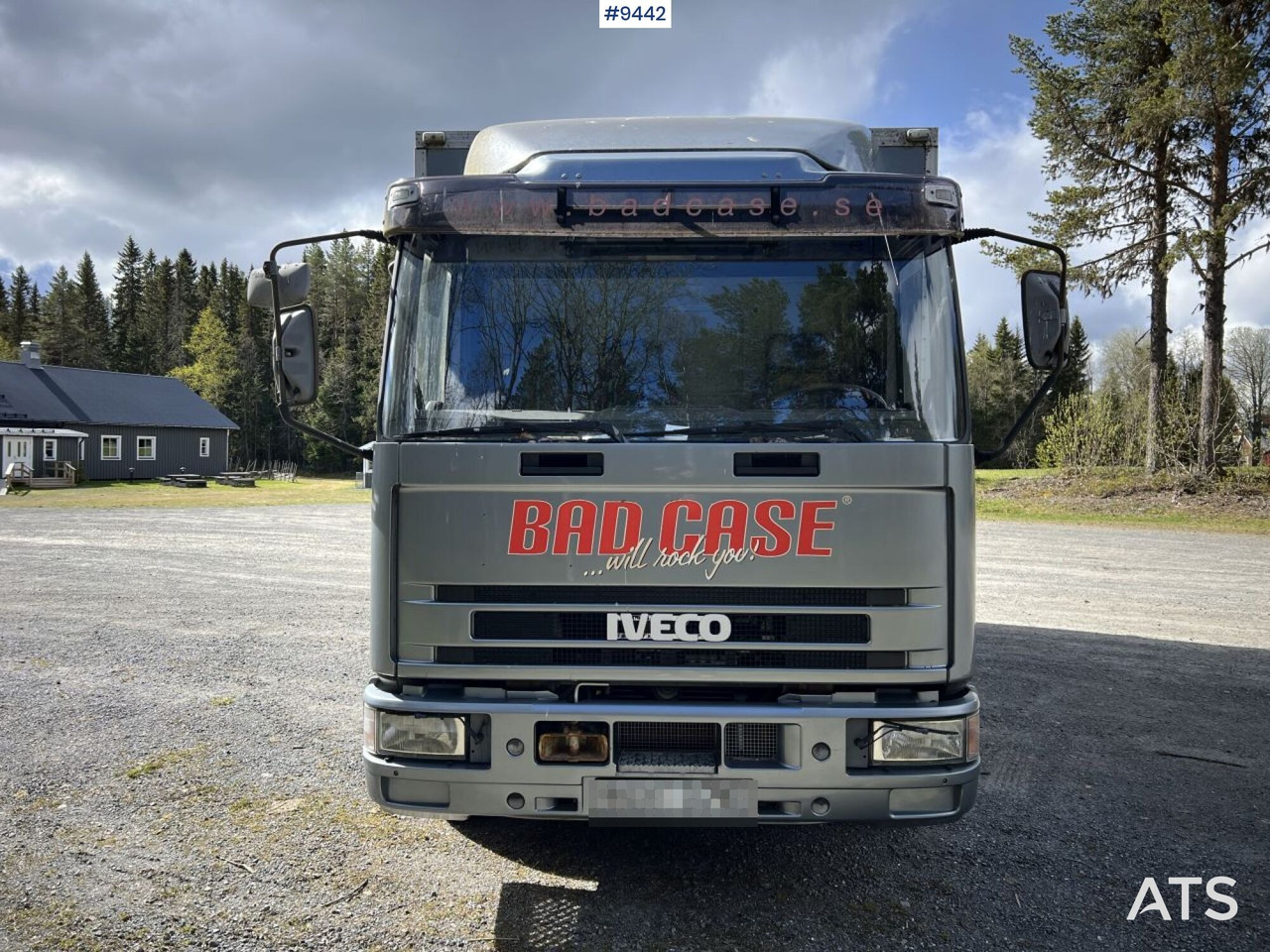 IVECO 85 E18 Box Truck with tail lift (VIDEO) - Camión caja cerrada: foto 4 IVECO 85 E18 Box Truck with tail lift (VIDEO) - Camión caja cerrada: foto 4