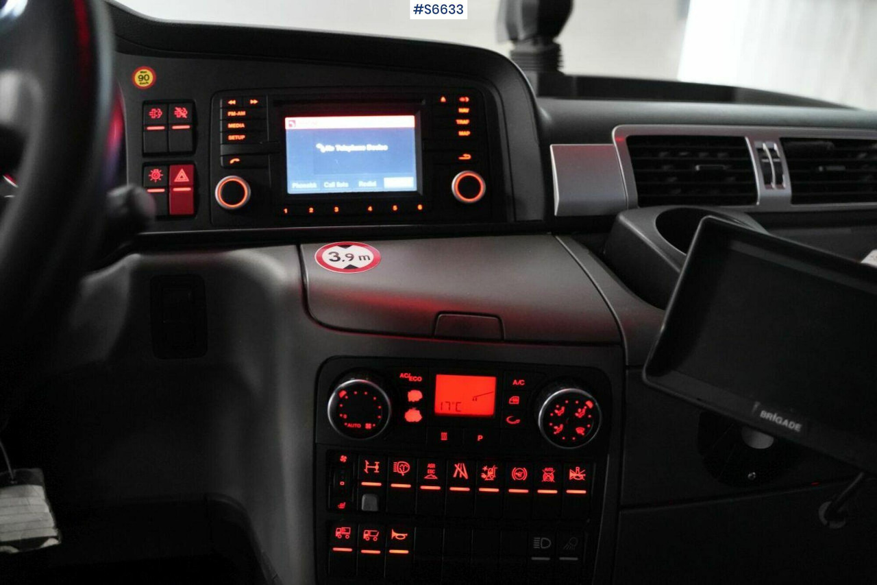 MAN TGM 18.340 4x2 BL - Camión caja cerrada: foto 3 MAN TGM 18.340 4x2 BL - Camión caja cerrada: foto 3