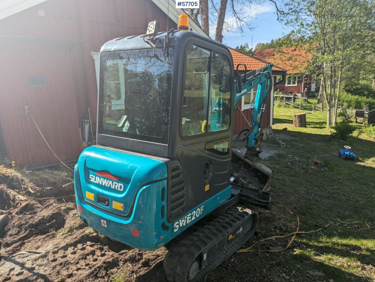 Mini excavator Sunward SWE20F with buckets SEE VIDEO - Excavadora: foto 3 Mini excavator Sunward SWE20F with buckets SEE VIDEO - Excavadora: foto 3