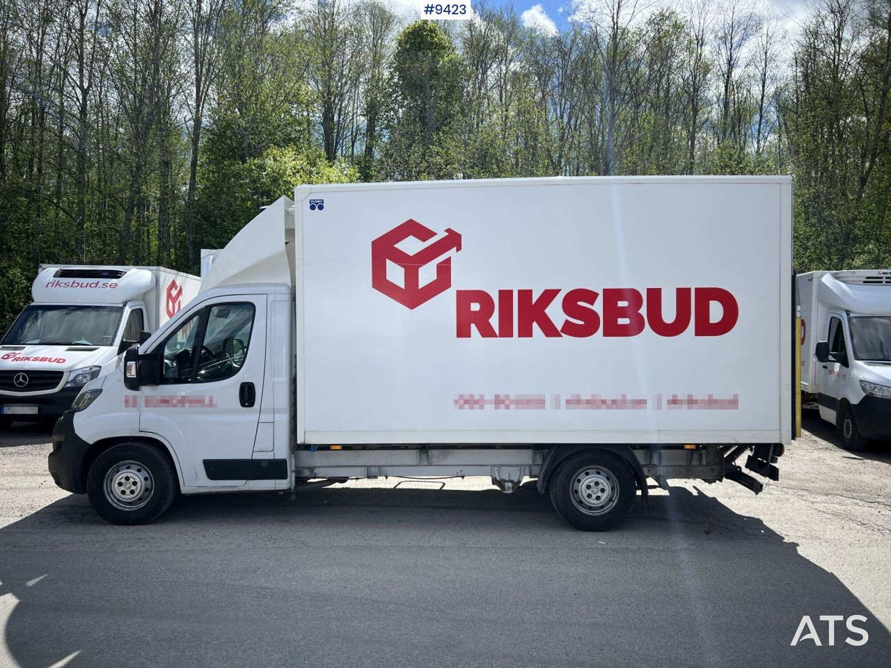 PEUGOT BOXER Box Truck with refrigeration unit and Tail Lift - Camión caja cerrada: foto 4 PEUGOT BOXER Box Truck with refrigeration unit and Tail Lift - Camión caja cerrada: foto 4