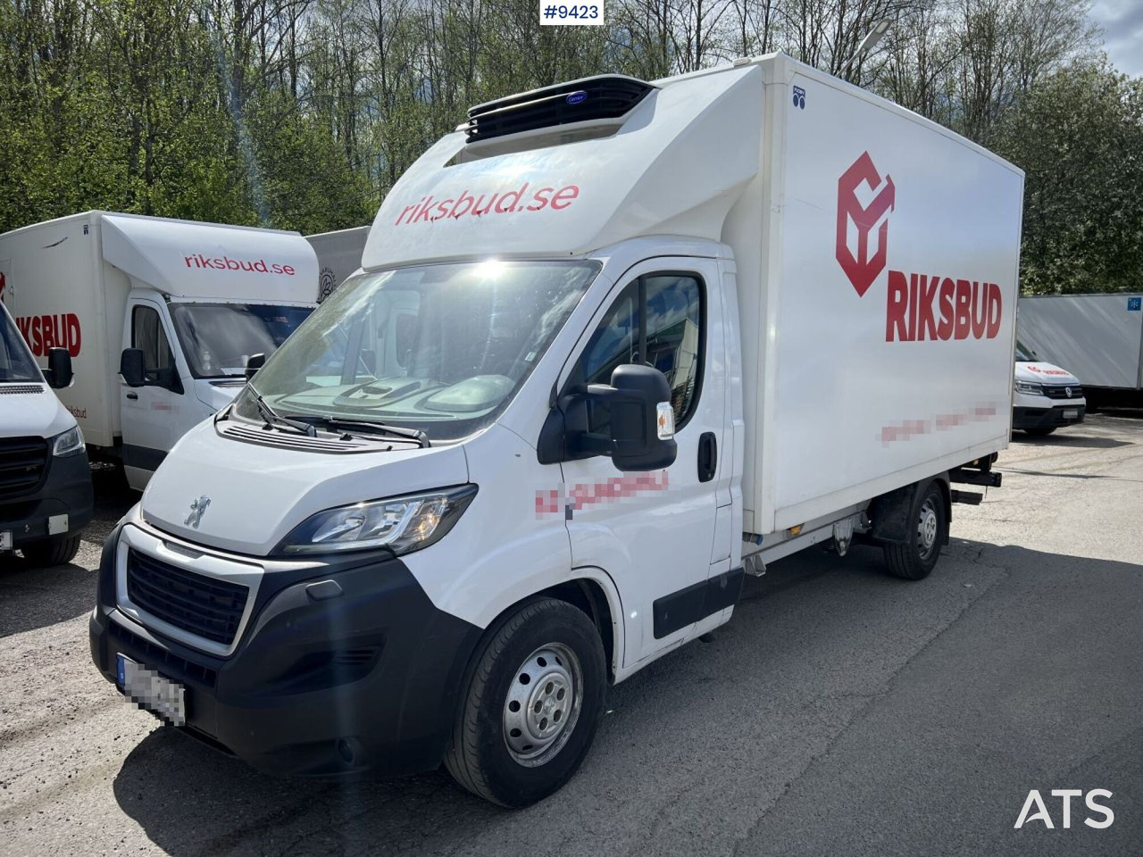 PEUGOT BOXER Box Truck with refrigeration unit and Tail Lift - Camión caja cerrada: foto 1 PEUGOT BOXER Box Truck with refrigeration unit and Tail Lift - Camión caja cerrada: foto 1