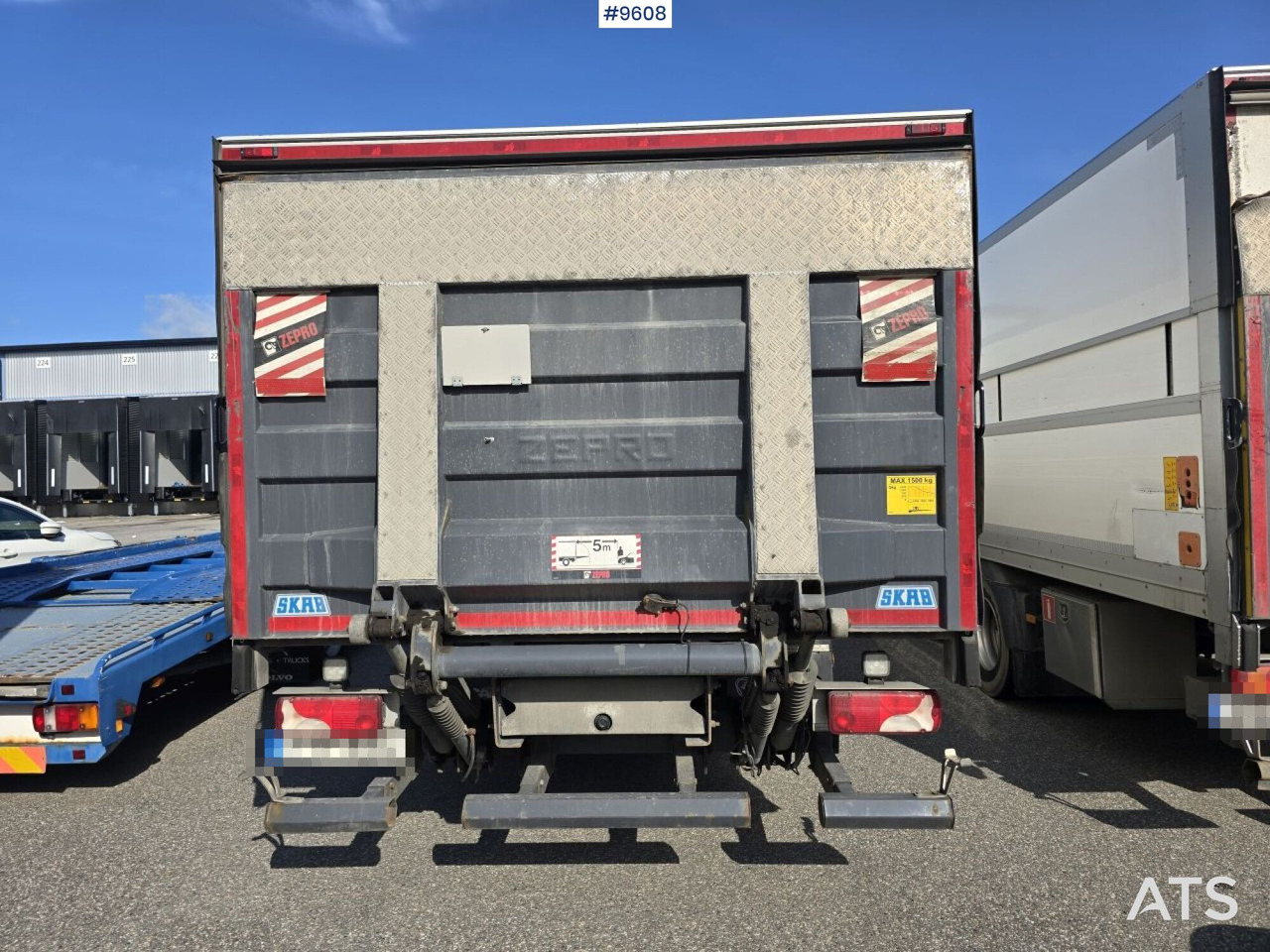 Camión caja cerrada Scania P250 Liftable and lowerable body: foto 6