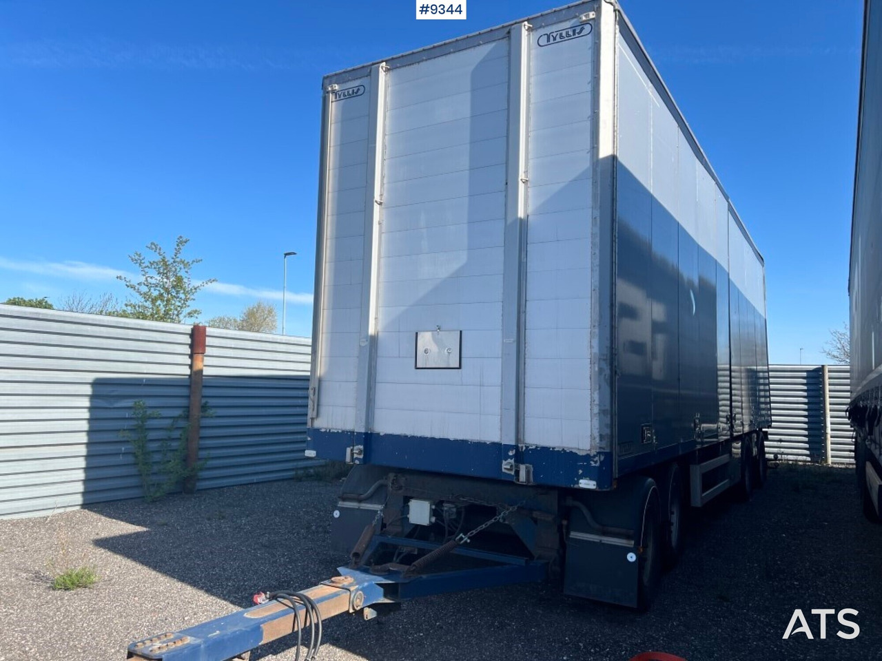 Trailer- TYLLIS 4SKSL - Remolque con toldo: foto 1 Trailer- TYLLIS 4SKSL - Remolque con toldo: foto 1