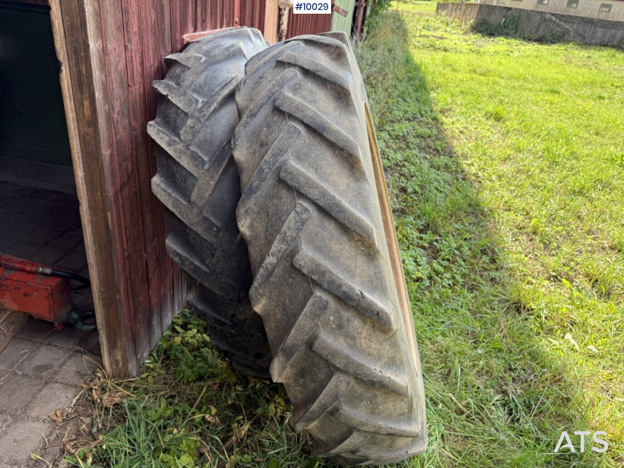 Traktordäck med ringar Goodyear 13.6-38 (4,500:- ex moms) - Rueda completa para Tractor: foto 3 Traktordäck med ringar Goodyear 13.6-38 (4,500:- ex moms) - Rueda completa para Tractor: foto 3