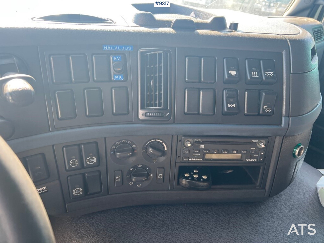 Camión caja cerrada VOLVO FM-340 4X2 Box Truck: foto 14