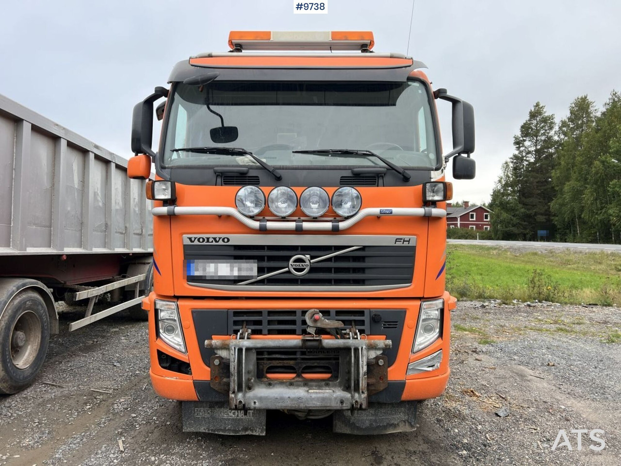 Volvo FH 8*4 Truck with plow attachment - Camión multibasculante: foto 3 Volvo FH 8*4 Truck with plow attachment - Camión multibasculante: foto 3