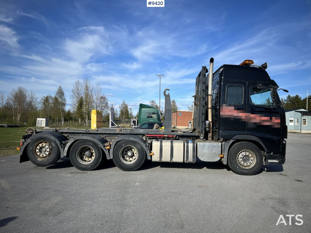 Volvo FH16 8*4 Tridem Hooklift - Camión multibasculante: foto 3 Volvo FH16 8*4 Tridem Hooklift - Camión multibasculante: foto 3