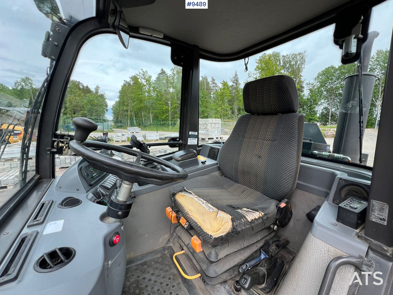 Volvo L25 B with tools (VIDEO) - Cargadora de ruedas: foto 5 Volvo L25 B with tools (VIDEO) - Cargadora de ruedas: foto 5