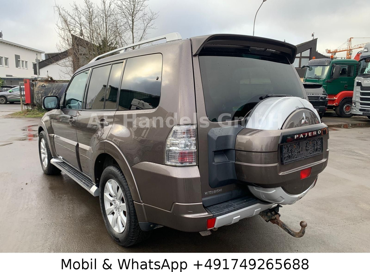 Mitsubishi Pajero 3.2 DI-D Instyle *Auto./Xenon/Leder/AHK - SUV/ Todoterreno: foto 5 Mitsubishi Pajero 3.2 DI-D Instyle *Auto./Xenon/Leder/AHK - SUV/ Todoterreno: foto 5