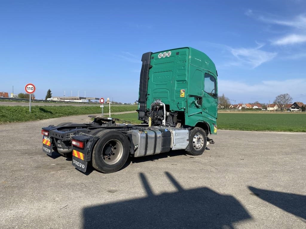Volvo FH 500 I-save GLOBETROTTER 1er Main endommagé - Cabeza tractora: foto 4 Volvo FH 500 I-save GLOBETROTTER 1er Main endommagé - Cabeza tractora: foto 4