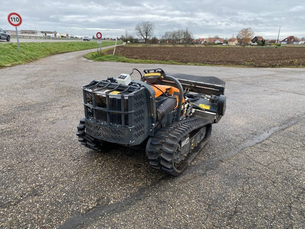 Energreen ENERGREEN ROBOGREEN EVO + HEAD 130 1er Main - Trituradora forestal: foto 4 Energreen ENERGREEN ROBOGREEN EVO + HEAD 130 1er Main - Trituradora forestal: foto 4