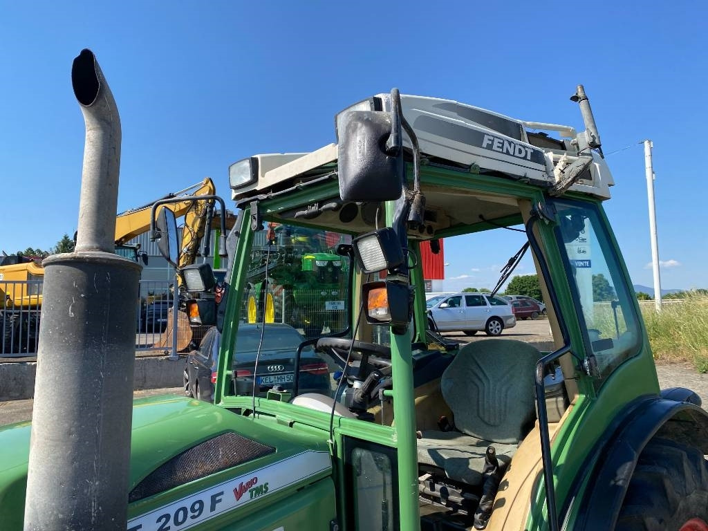 Tractor Fendt 209F Vario TMS 1er Main endommagé: foto 26