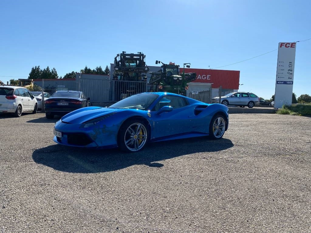 Ferrari 488 SPIDER -Carte Grise Française endommagé - Coche: foto 2 Ferrari 488 SPIDER -Carte Grise Française endommagé - Coche: foto 2