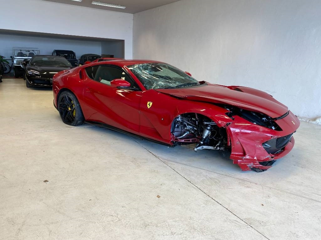 Ferrari 812 SUPERFAST / ROSSO 70ANNI endommagé - Coche: foto 4 Ferrari 812 SUPERFAST / ROSSO 70ANNI endommagé - Coche: foto 4