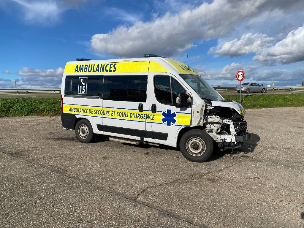 Fiat LES DAUPHINS/DUCATO TORINO 2.3M-Jet 160 endommagée - Furgoneta caja cerrada: foto 3 Fiat LES DAUPHINS/DUCATO TORINO 2.3M-Jet 160 endommagée - Furgoneta caja cerrada: foto 3