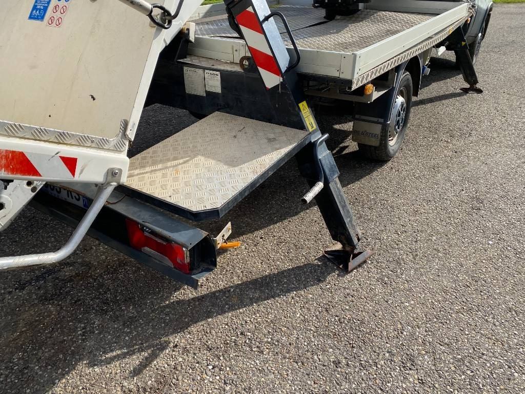 Camión con plataforma elevadora Iveco DAILY 35-140S / 2.3 Multijet 136-OIL&STEEL: foto 36