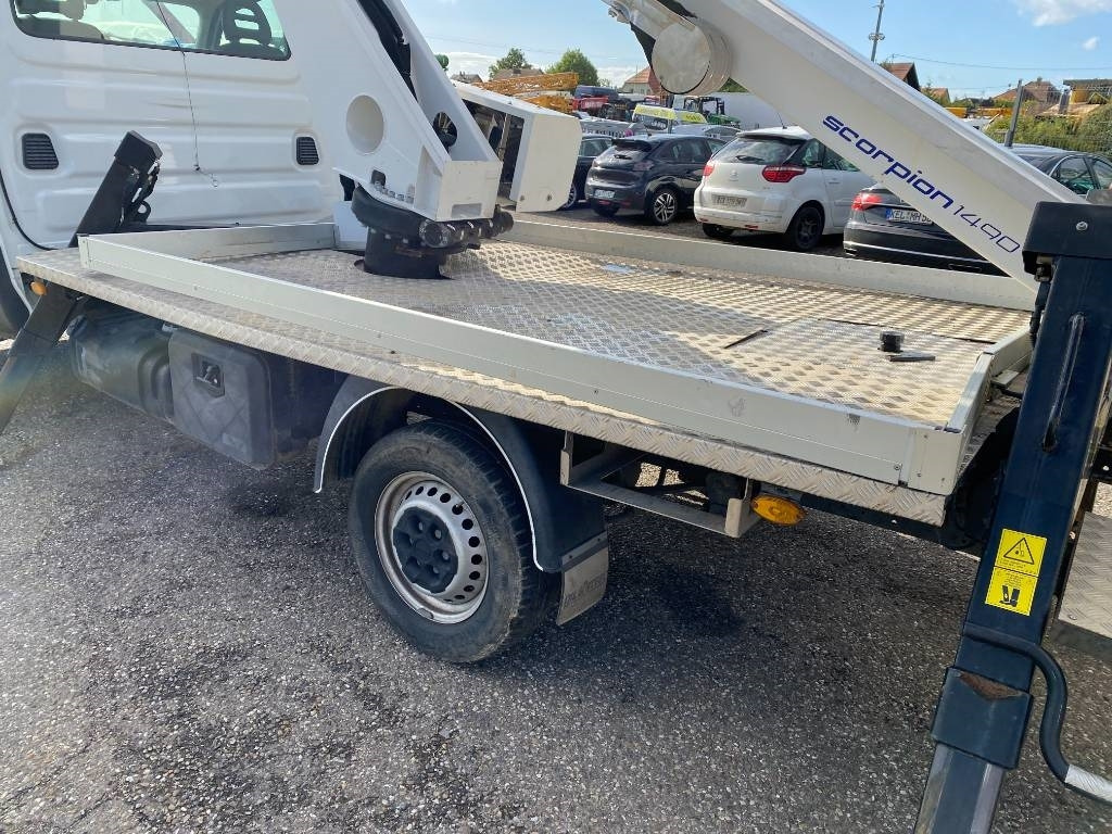 Camión con plataforma elevadora Iveco DAILY 35-140S / 2.3 Multijet 136-OIL&STEEL: foto 27
