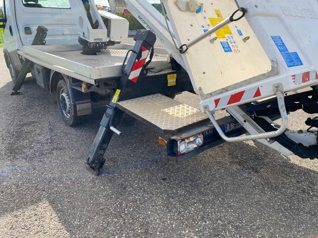 Camión con plataforma elevadora Iveco DAILY 35-140S / 2.3 Multijet 136-OIL&STEEL: foto 32