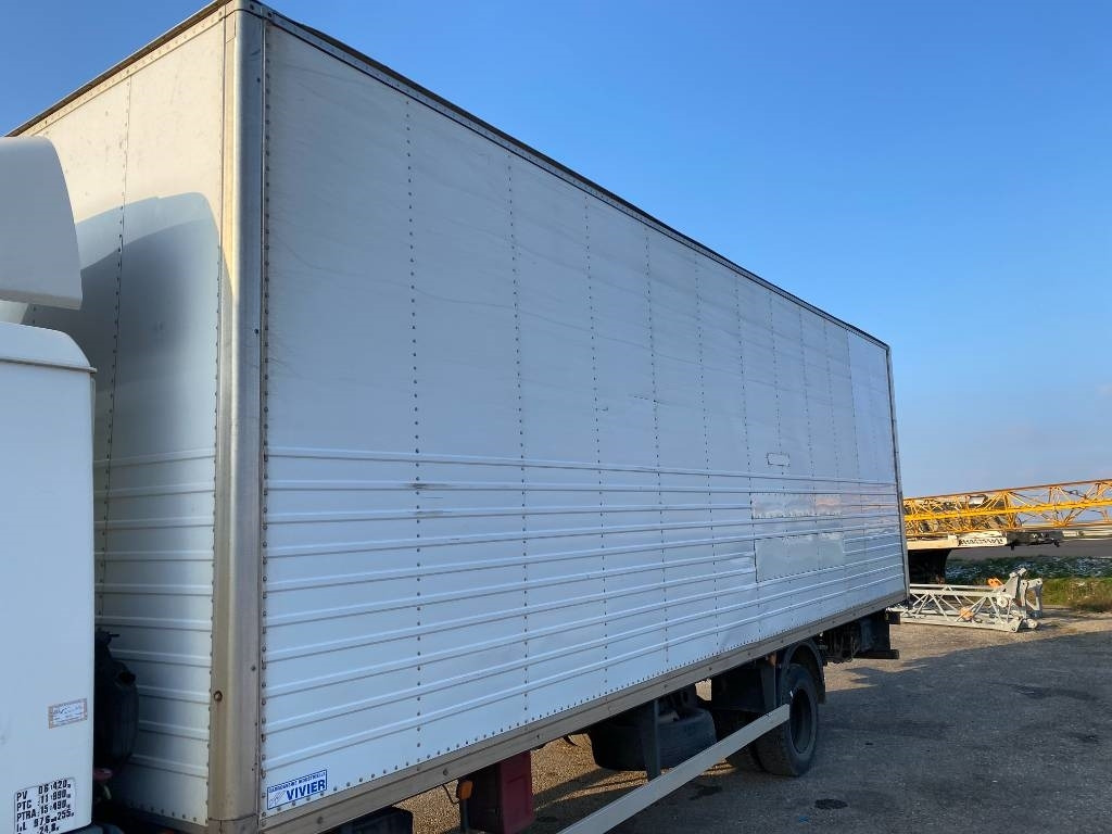 Camión caja cerrada MAN LE 220C a Réparer: foto 24