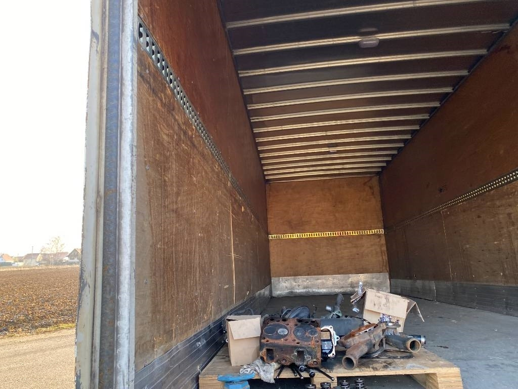 Camión caja cerrada MAN LE 220C a Réparer: foto 23