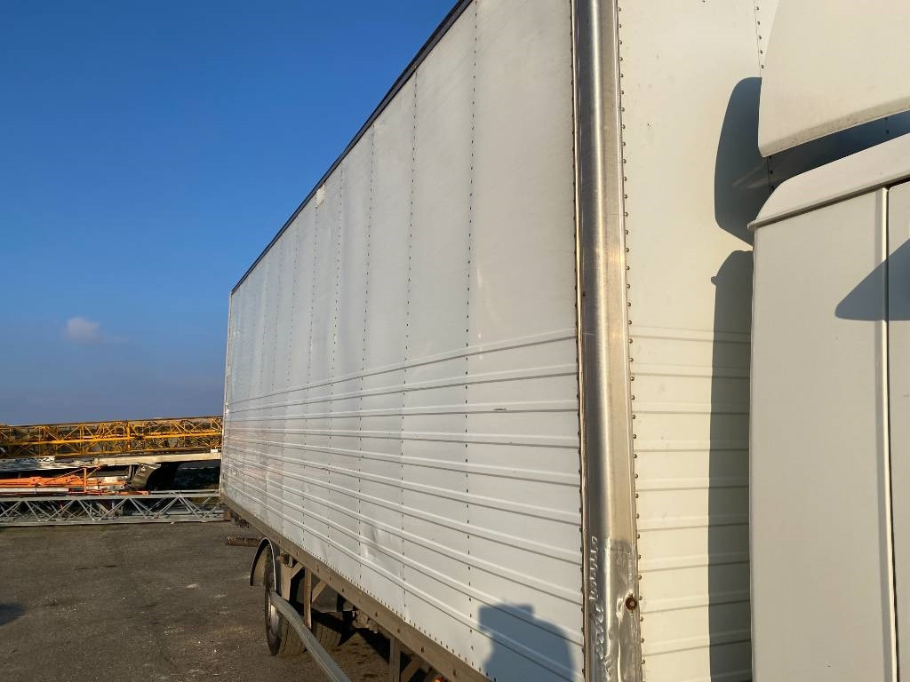 Camión caja cerrada MAN LE 220C a Réparer: foto 35