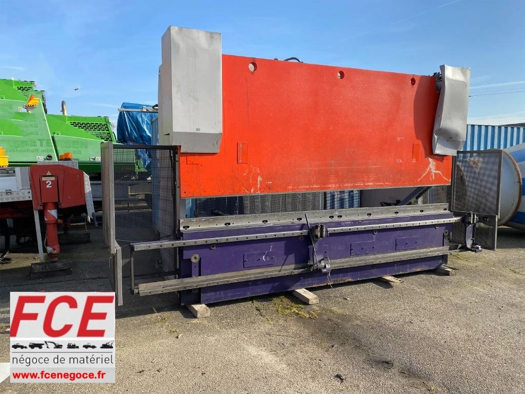 BEYELER Presse/Plieuse PR6 2000KNx4100MM endommagé - Maquinaria de construcción: foto 1 BEYELER Presse/Plieuse PR6 2000KNx4100MM endommagé - Maquinaria de construcción: foto 1