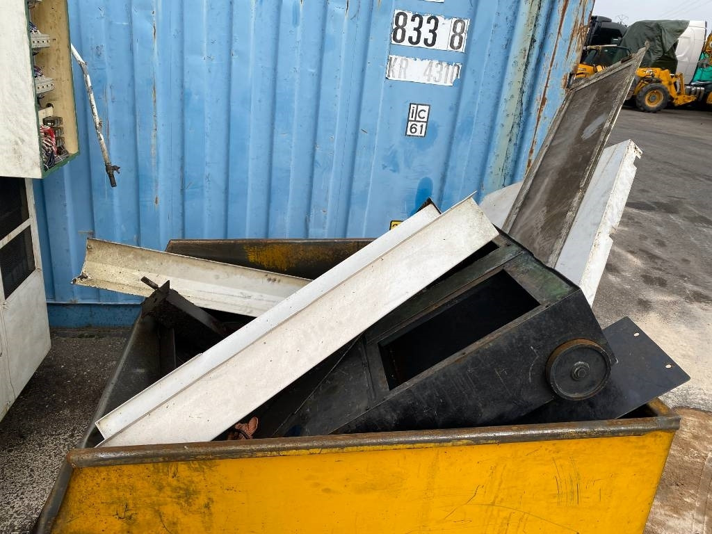 Torno de metal Mazak / Yamazaki FLEX-GL 200N-MLTPLX 630 1er Main: foto 33 Torno de metal Mazak / Yamazaki FLEX-GL 200N-MLTPLX 630 1er Main: foto 33