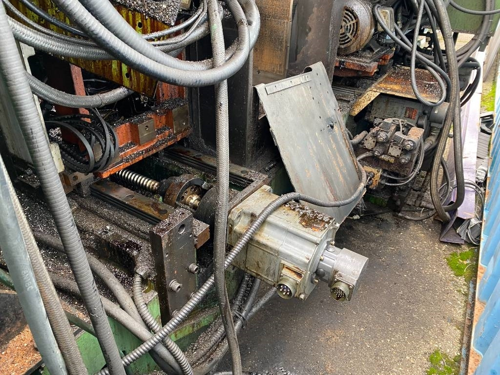 Torno de metal Mazak / Yamazaki FLEX-GL 200N-MLTPLX 630 1er Main: foto 16 Torno de metal Mazak / Yamazaki FLEX-GL 200N-MLTPLX 630 1er Main: foto 16