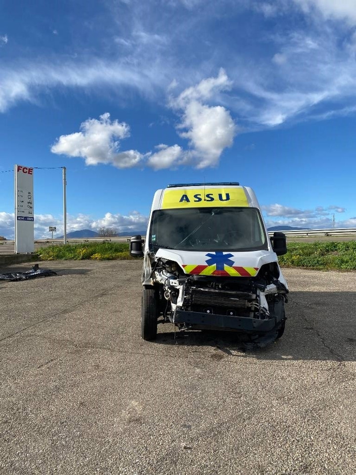 Fiat LES DAUPHINS/DUCATO TORINO 2.3M-Jet 160 endommagée - Otros maquinaria: foto 2 Fiat LES DAUPHINS/DUCATO TORINO 2.3M-Jet 160 endommagée - Otros maquinaria: foto 2