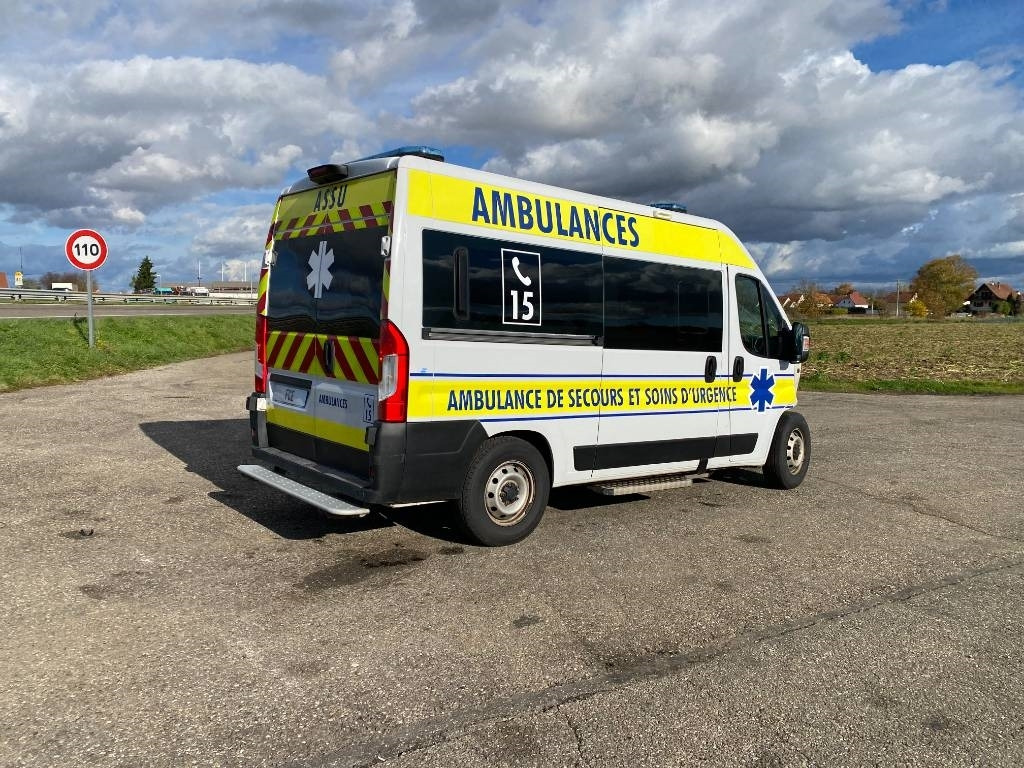 Fiat LES DAUPHINS/DUCATO TORINO 2.3M-Jet 160 endommagée - Otros maquinaria: foto 4 Fiat LES DAUPHINS/DUCATO TORINO 2.3M-Jet 160 endommagée - Otros maquinaria: foto 4