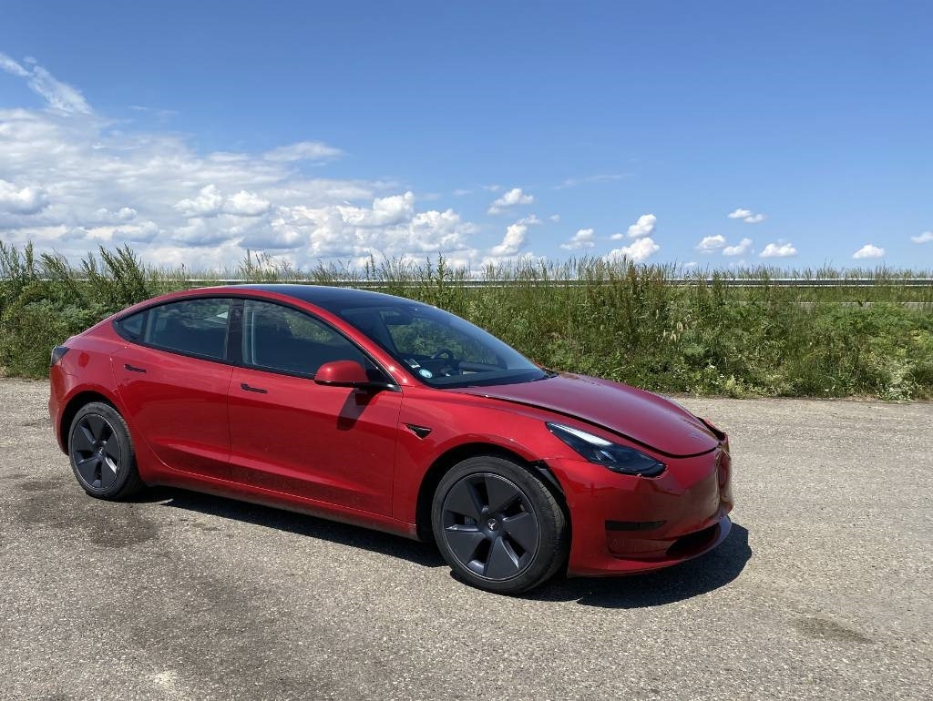 Tesla MODEL 3 5YJ3 - Rwd Carte Grise Française endommagé - Coche: foto 3 Tesla MODEL 3 5YJ3 - Rwd Carte Grise Française endommagé - Coche: foto 3